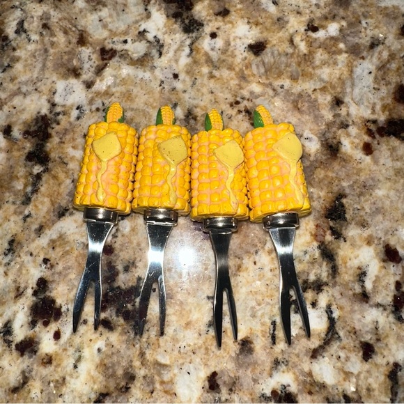 Vintage Corn On The Cob Holders 4 Skewer Forks 2 Pairs - Picture 1 of 2